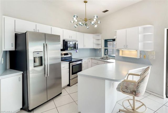 3034 SE 10th PL, Cape Coral, FL 33904