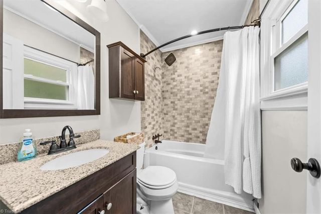 202 Walnut Street, Hamlet, NC 28345