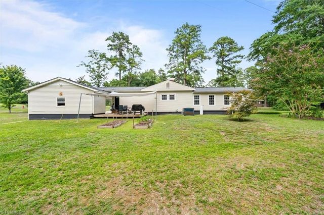 202 Walnut Street, Hamlet, NC 28345