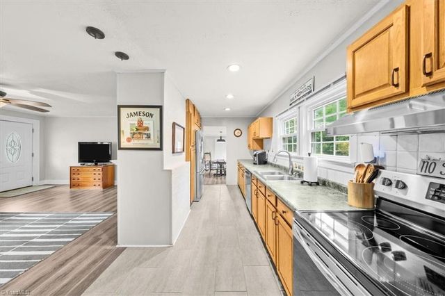 202 Walnut Street, Hamlet, NC 28345