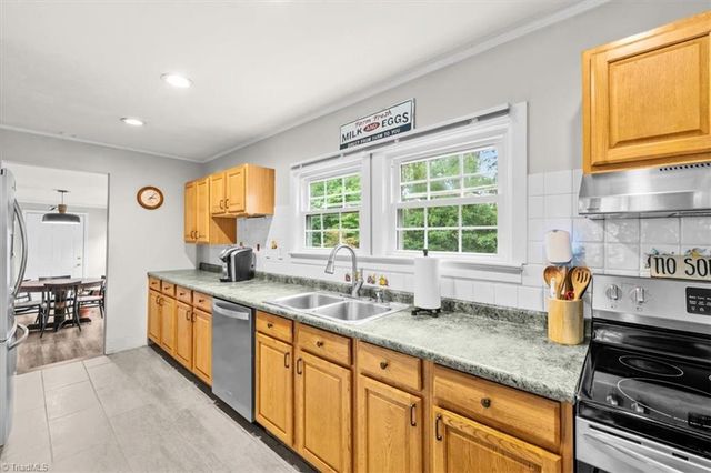 202 Walnut Street, Hamlet, NC 28345