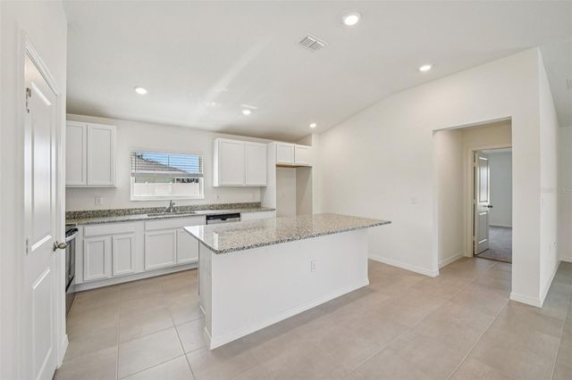 20404 LAVENDER BLOOM LOOP, Mount Dora, FL 32757
