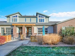 19562 E Sunset Circle, Aurora, CO 80015