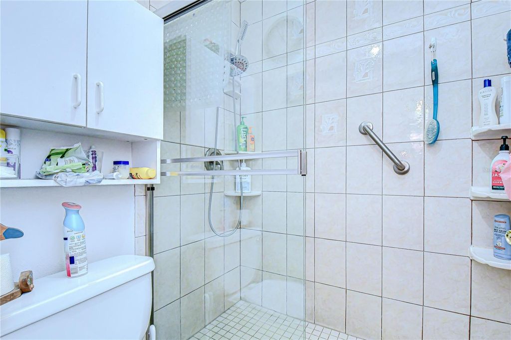 Image 13 of property listing at 12722 DUNHILL DRIVE, Tampa, FL 33624