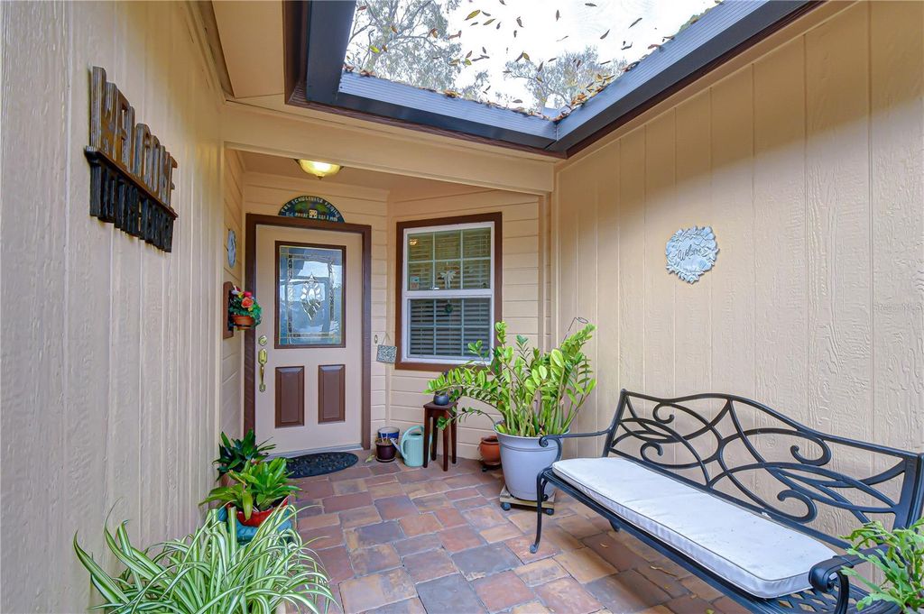 Image 3 of property listing at 12722 DUNHILL DRIVE, Tampa, FL 33624