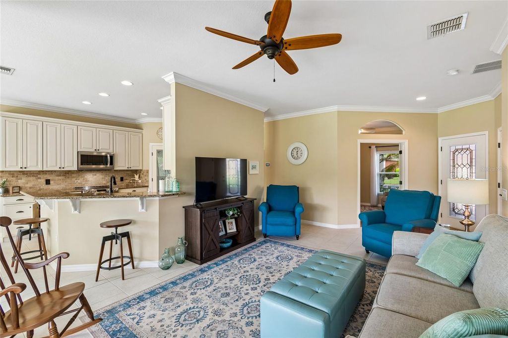 Image 9 of property listing at 177 MARABELLA LOOP, Poinciana, FL 34759