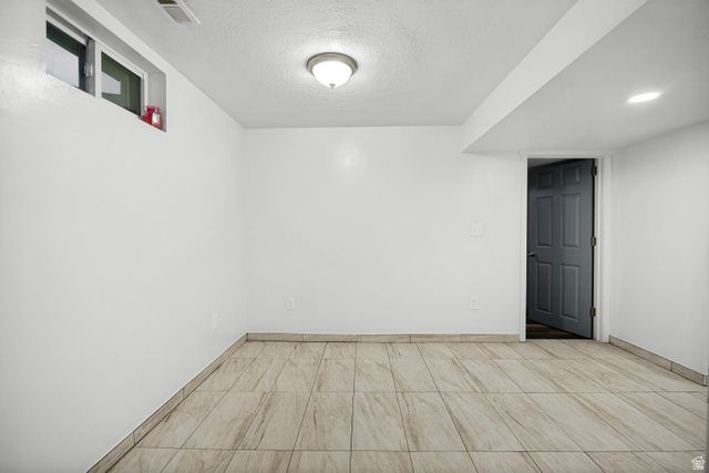 5071 S LEISURE LN, Taylorsville, UT 84129