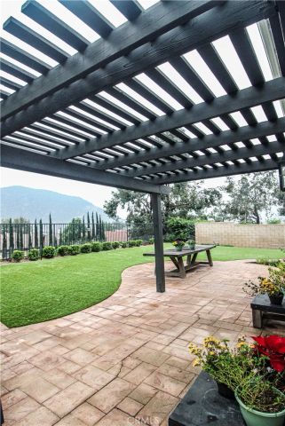 20 Moonridge Court, Azusa, CA 91702