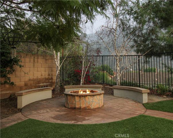 20 Moonridge Court, Azusa, CA 91702