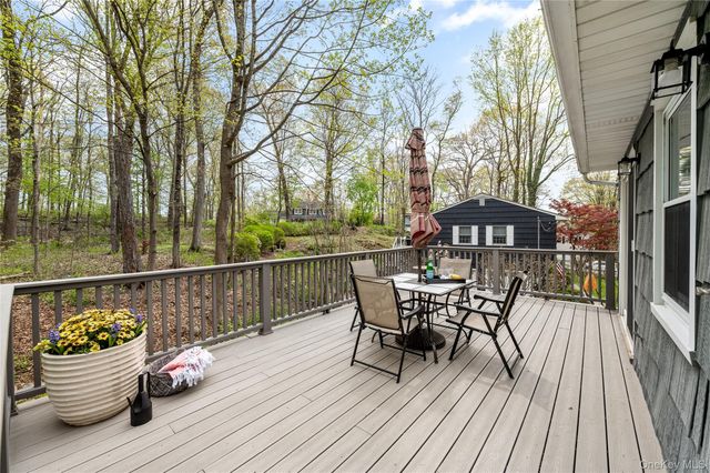 12 Westview Drive, Katonah, NY 10536