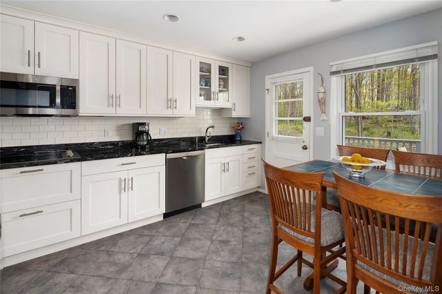 12 Westview Drive, Katonah, NY 10536