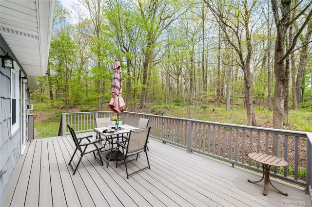 12 Westview Drive, Katonah, NY 10536
