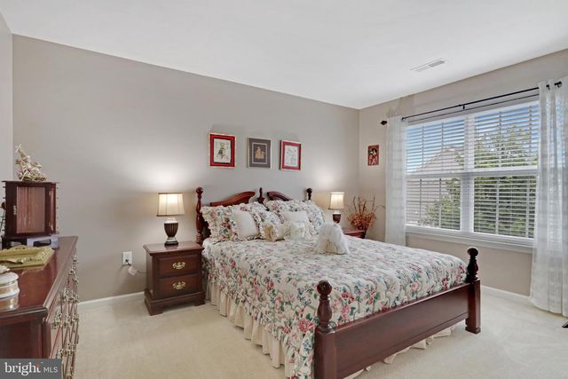 14 SPRINGDALE DR, Gloucester City, NJ 08030