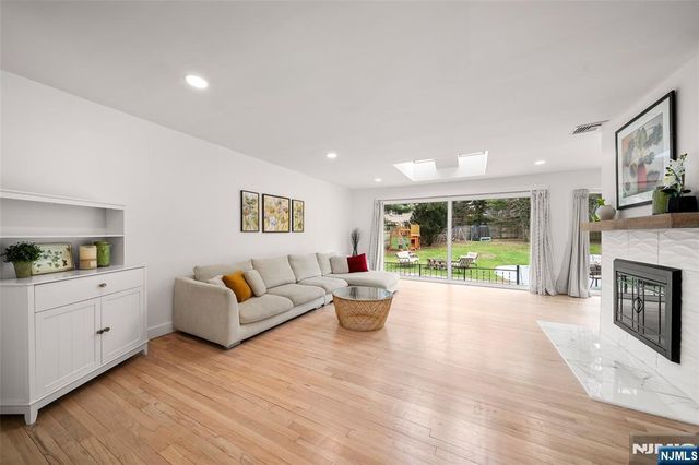 7 Wierimus Lane, Hillsdale, NJ 07642