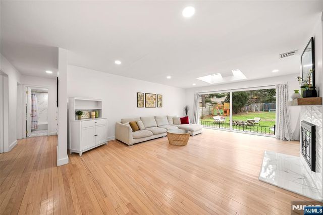 7 Wierimus Lane, Hillsdale, NJ 07642