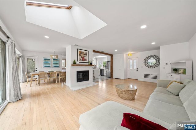 7 Wierimus Lane, Hillsdale, NJ 07642