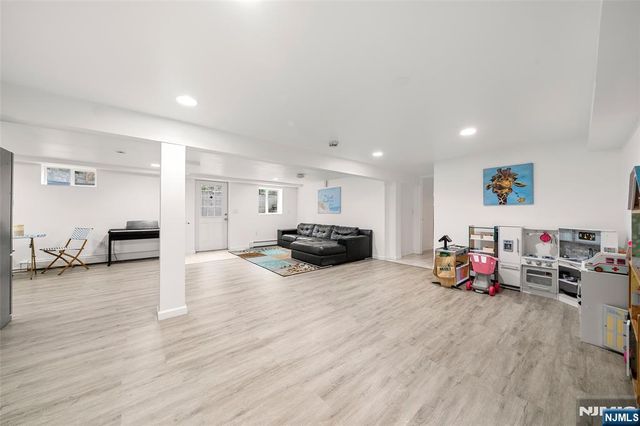 7 Wierimus Lane, Hillsdale, NJ 07642
