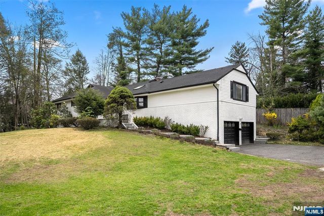 7 Wierimus Lane, Hillsdale, NJ 07642