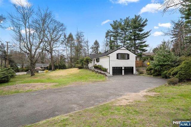 7 Wierimus Lane, Hillsdale, NJ 07642