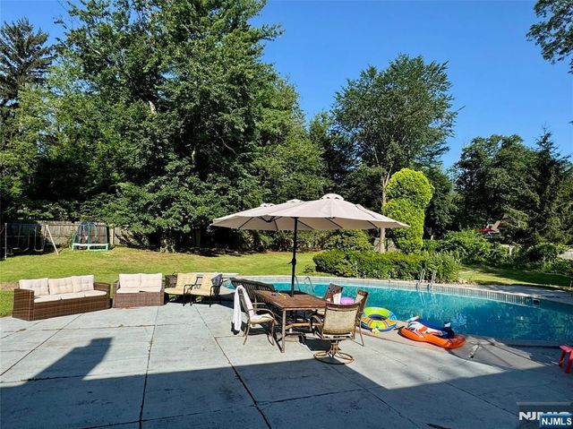 7 Wierimus Lane, Hillsdale, NJ 07642