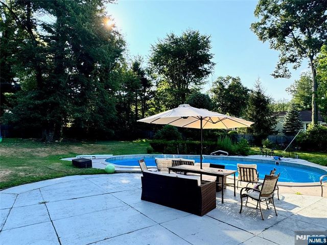 7 Wierimus Lane, Hillsdale, NJ 07642