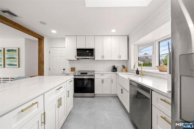 7 Wierimus Lane, Hillsdale, NJ 07642