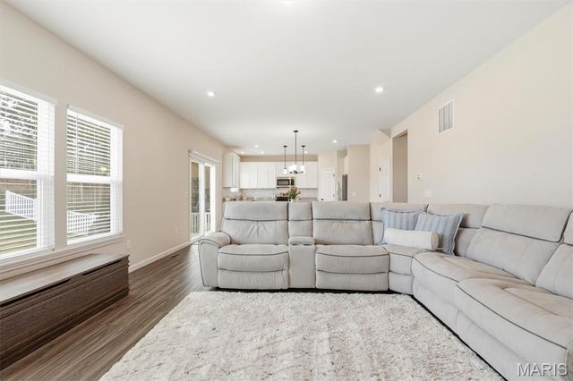 368 Cottage Grove Drive, Wentzville, MO 63385