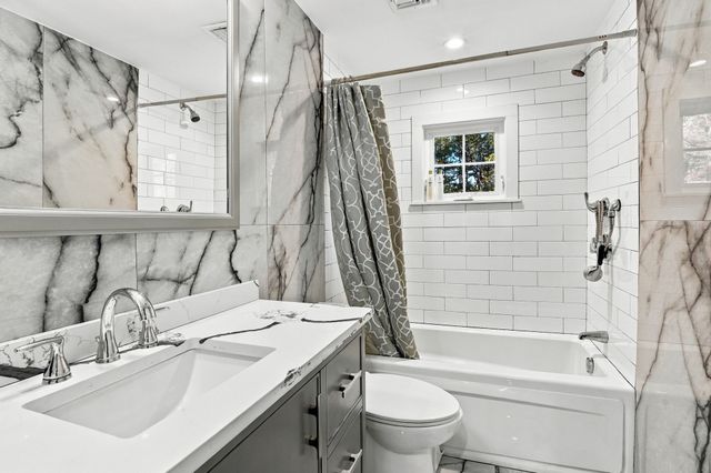 159 Mishawum Road, Woburn, MA 01801