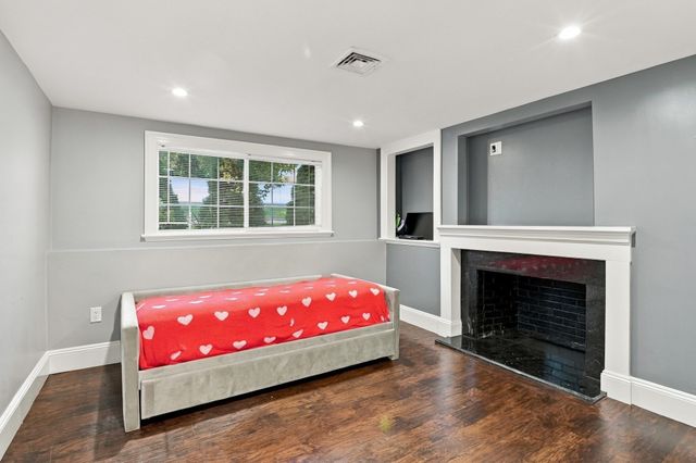 159 Mishawum Road, Woburn, MA 01801