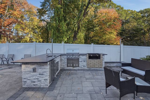 159 Mishawum Road, Woburn, MA 01801