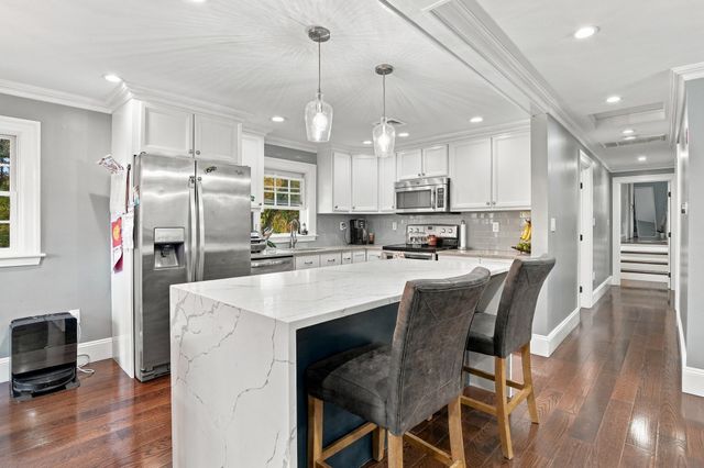 159 Mishawum Road, Woburn, MA 01801