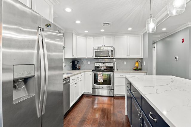 159 Mishawum Road, Woburn, MA 01801