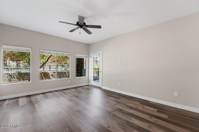 5450 E DEER VALLEY Drive 1015, Phoenix, AZ 85054