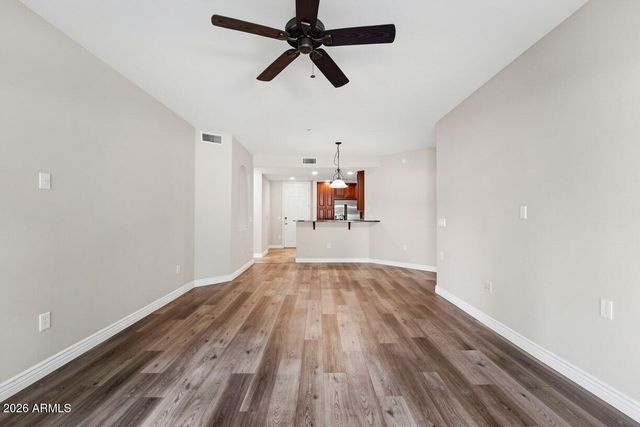 5450 E DEER VALLEY Drive 1015, Phoenix, AZ 85054