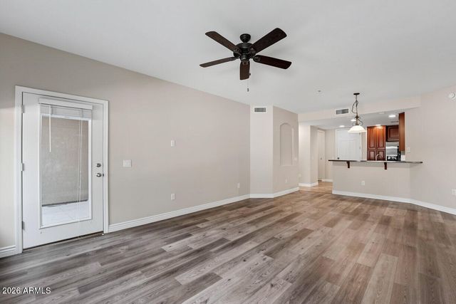 5450 E DEER VALLEY Drive 1015, Phoenix, AZ 85054