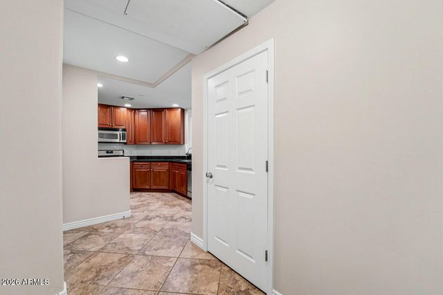 5450 E DEER VALLEY Drive 1015, Phoenix, AZ 85054