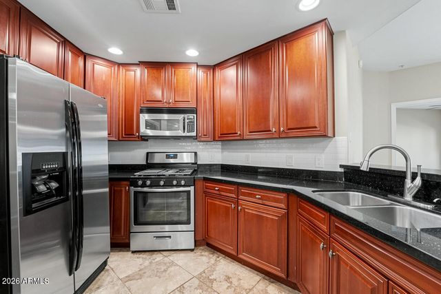 5450 E DEER VALLEY Drive 1015, Phoenix, AZ 85054