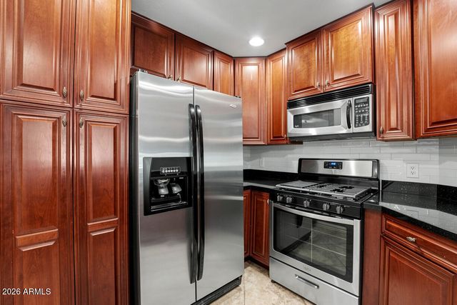 5450 E DEER VALLEY Drive 1015, Phoenix, AZ 85054