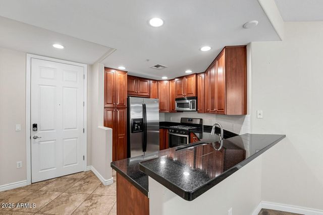 5450 E DEER VALLEY Drive 1015, Phoenix, AZ 85054