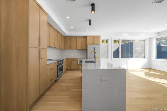 156 Palisade Street A, Dobbs Ferry, NY 10522