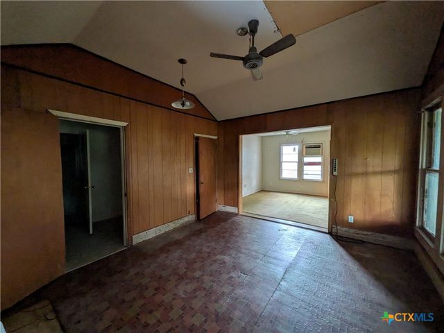 602 Andrews Street, Gatesville, TX 76528