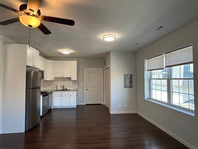 7441 N ROGERS Avenue 3A, Chicago, IL 60626