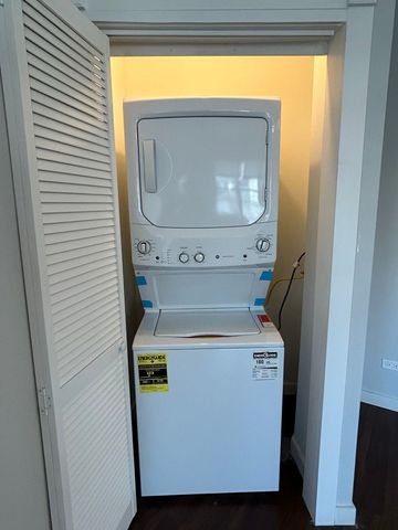 7441 N ROGERS Avenue 3A, Chicago, IL 60626