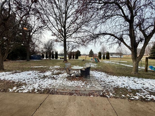 2276 Cross Street, Freeport, IL 61032