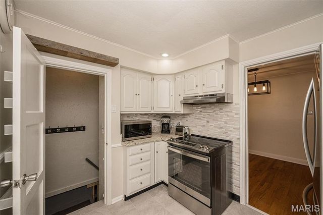8719 White Avenue, Brentwood, MO 63144