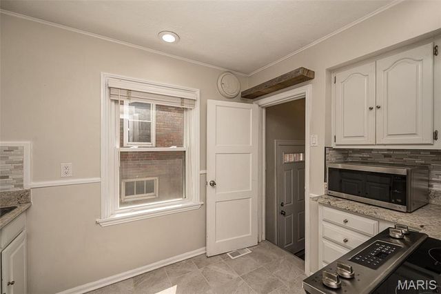 8719 White Avenue, Brentwood, MO 63144