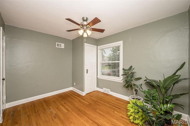 8719 White Avenue, Brentwood, MO 63144