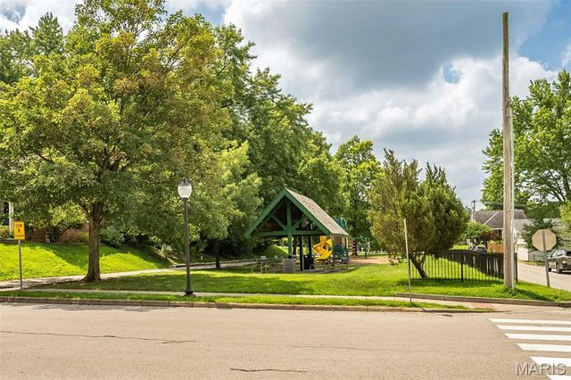 8719 White Avenue, Brentwood, MO 63144