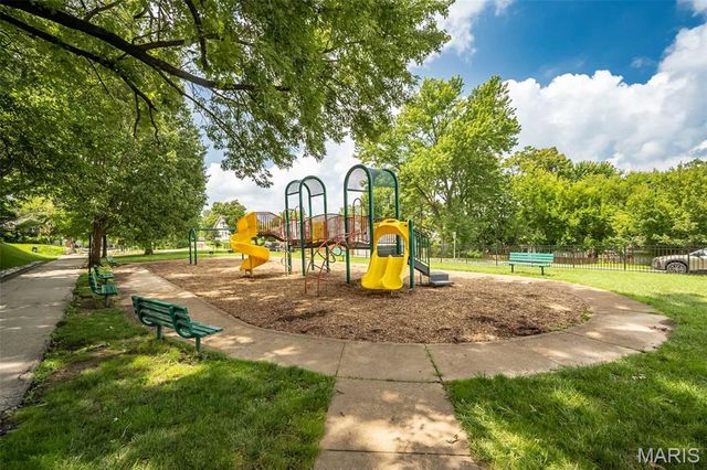 8719 White Avenue, Brentwood, MO 63144