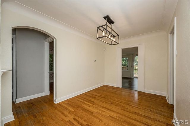 8719 White Avenue, Brentwood, MO 63144